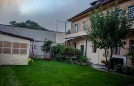 Apartament in vila, 80mp  loc parcare, mobilat, zona Centru Istoric 530 mp curte