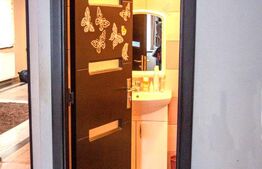 Apartament in vila, 80mp  loc parcare, mobilat, zona Centru Istoric 530 mp curte