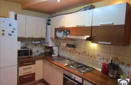 Vanzare apartament cu 2 camere, 50 mp, balcon! Zona strazii Eroilor!