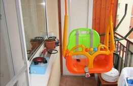 Vanzare apartament cu 2 camere, 50 mp, balcon! Zona strazii Eroilor!