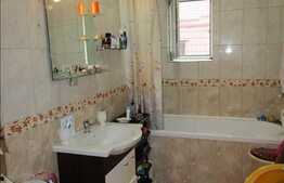 Vanzare apartament cu 2 camere, 50 mp, balcon! Zona strazii Eroilor!