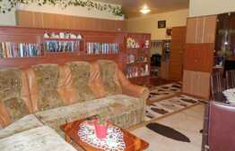 2 camere, 58 mp, 2 balcoane, parcare cu CF! Zona strazii Florilor!