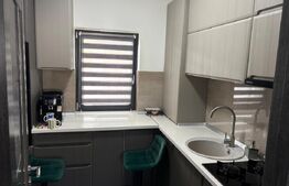 Apartament 3 camere, bucatarie separata, 2 parcari, balcon 