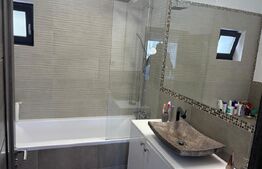 Apartament 3 camere, bucatarie separata, 2 parcari, balcon 