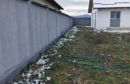 Casă de Vânzare cu 3 camere  în Cartierul Izvor, Tărlungeni