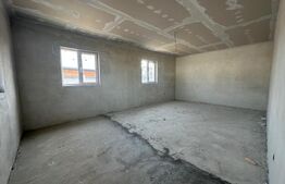 Casă de Vânzare cu 3 camere  în Cartierul Izvor, Tărlungeni
