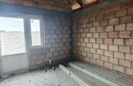 Casa la rosu de vanzare in Vulcan - Brasov