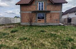 Casa la rosu de vanzare in Vulcan - Brasov