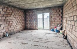 Casa la rosu de vanzare in Vulcan - Brasov