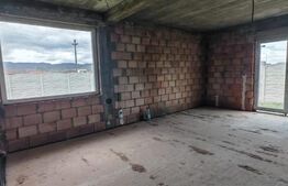 Casa la rosu de vanzare in Vulcan - Brasov