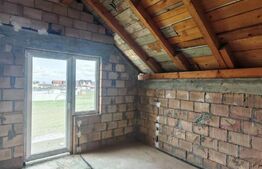 Casa la rosu de vanzare in Vulcan - Brasov