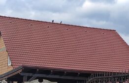 Casa la rosu de vanzare in Vulcan - Brasov