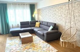 Apartament cu 4 camere, decomandat, etaj intermediar de vanzare