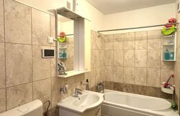 Apartament cu 4 camere, decomandat, etaj intermediar de vanzare