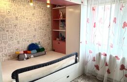 Apartament cu 4 camere, decomandat, etaj intermediar de vanzare