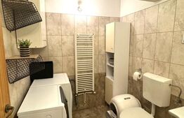 Apartament cu 4 camere, decomandat, etaj intermediar de vanzare