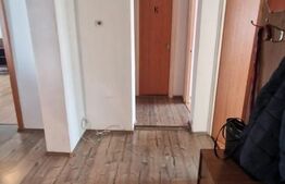 Apartament 4 camere, balcon, etaj 2, bloc izolat, decomandat, beci ,2 bai