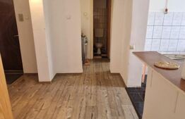 Apartament 4 camere, balcon, etaj 2, bloc izolat, decomandat, beci ,2 bai