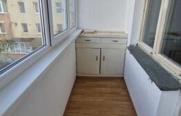 Apartament 4 camere, balcon, etaj 2, bloc izolat, decomandat, beci ,2 bai