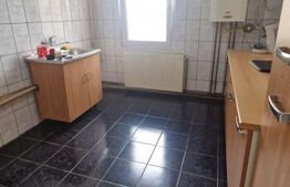 Apartament 4 camere, balcon, etaj 2, bloc izolat, decomandat, beci ,2 bai