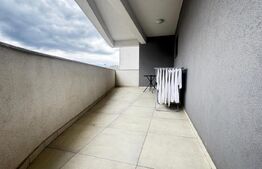 Apartament cu 2 camere, open space, zona Coresi Mall 