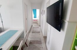 Apartament 2 camere, decomandat, parcare, zona Vivo 