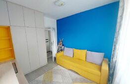 Apartament 2 camere, decomandat, parcare, zona Vivo 