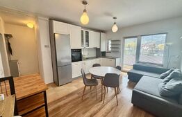 Apartament de 3 camere, parcare, 55 mp, etaj intermediar, zona Tăuți