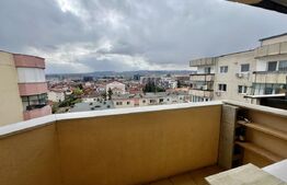 Apartament cu 4 camere, 2 bai, 2 balcoane, 78 mp, zona Intre Lacuri