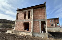 Ansamblu privat case individuale: 120 mp utili, 600 mp teren, Baciu