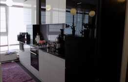 Vanzare apartament 3 camere, 78 mp, garaj, zona Grand Hotel Italia