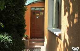 Vanzare apartament 3 camere, 132 mp, terasa, garaj, parcare, zona centrala