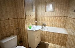 Apartament 4 camere, 82 mp, parcare, zona UMF