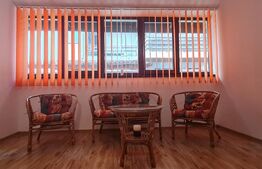 Apartament de Vanzare cu 3 Camere, Suprafață Generoasă și Parcare, Sanpetru