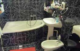 Vanzare apartament 3 camere, 88,95 mp, boxa, parcare, boxa, zona strazii Bucegi