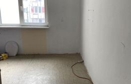 Apartament 3 camere decomandate, etaj intermediar zona centrala 