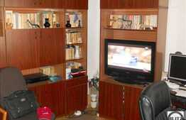 4 camere de vanzare , cu  loc de parcare, boxa la subsol