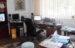 4 camere de vanzare , cu  loc de parcare, boxa la subsol