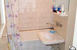 4 camere de vanzare , cu  loc de parcare, boxa la subsol