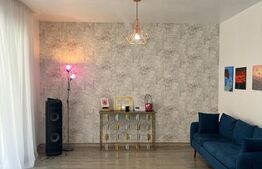 Casa tip triplex, cu 5 camere, 113 mp, teren de  200 mp, zona Vivo