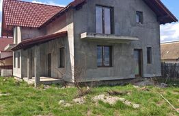 Casa de vanzare cu 5 camere in Rasnov - Brasov