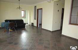 Vanzare apartament 3 camere, 80 mp, parcare, zona strazii Donath
