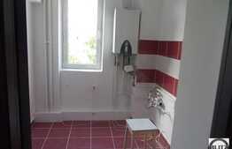 Apartament de vanzare in zona strazii Baisoara, 56 mp, 2 camere semidecomandat.