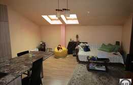 Mansarda de vanzare, 2 camere, 53.84 mp! Zona strazii Florilor!