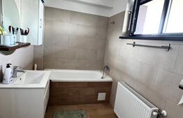 Apartament tip penthouse de vanzare, 2 camere, terasa, zona Coresi