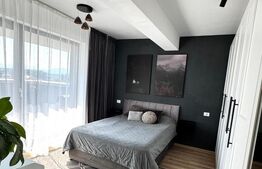 Apartament tip penthouse de vanzare, 2 camere, terasa, zona Coresi