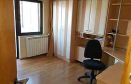 Vanzare apartament 4 camere, 96 mp, garaj, parcare, boxa, zona strazii Bucuresti