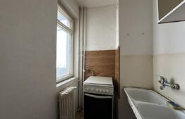 Garsoniera de vanzare, 30 mp, priveliste deosebita, zona Tractorul-Coresi Mall