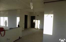 Vanzare Penthouse 3 camere, 109 mp, terase,garaj, boxa, zona strazii Avram Iancu