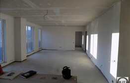 Vanzare Penthouse 3 camere, 109 mp, terase,garaj, boxa, zona strazii Avram Iancu